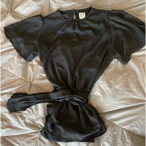 👉🏼Like New👈🏼 Women’s Badgley Mischka Flutter Sleeve Tied/Belted Top Size: M
